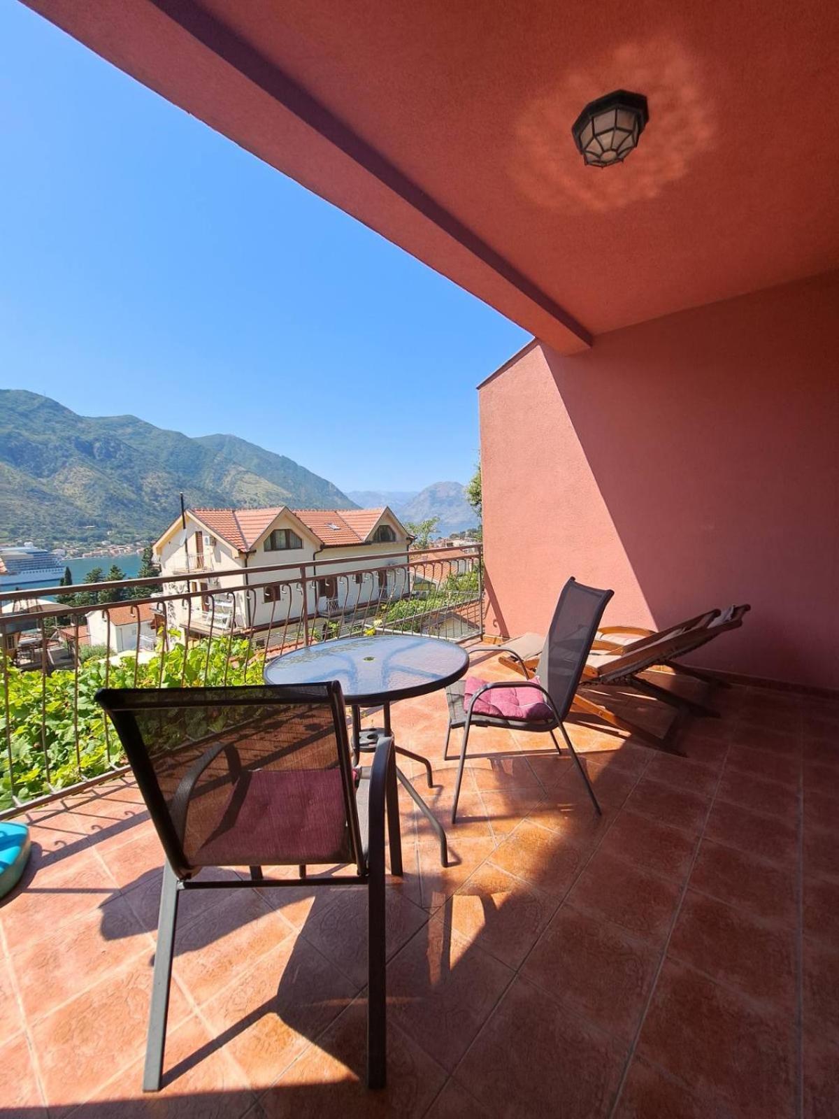 Apartments Lazarevic Kotor Quarto foto