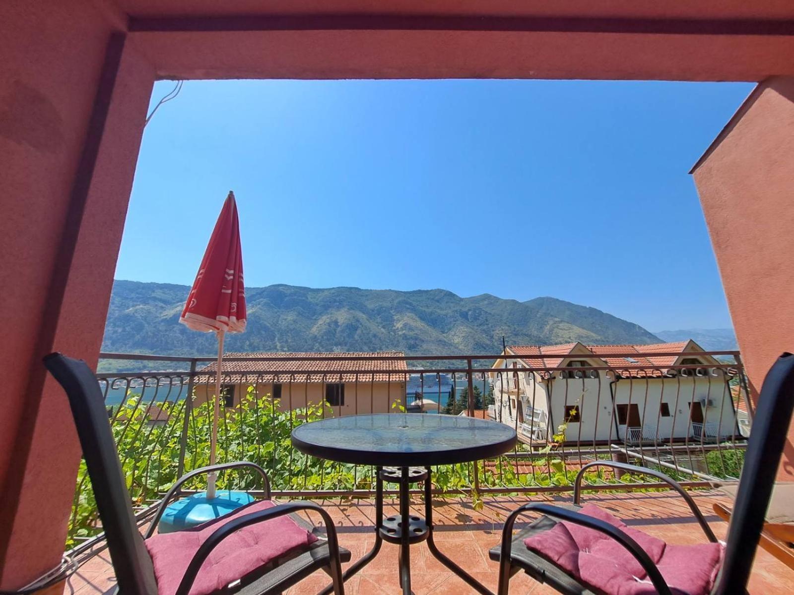 Apartments Lazarevic Kotor Quarto foto